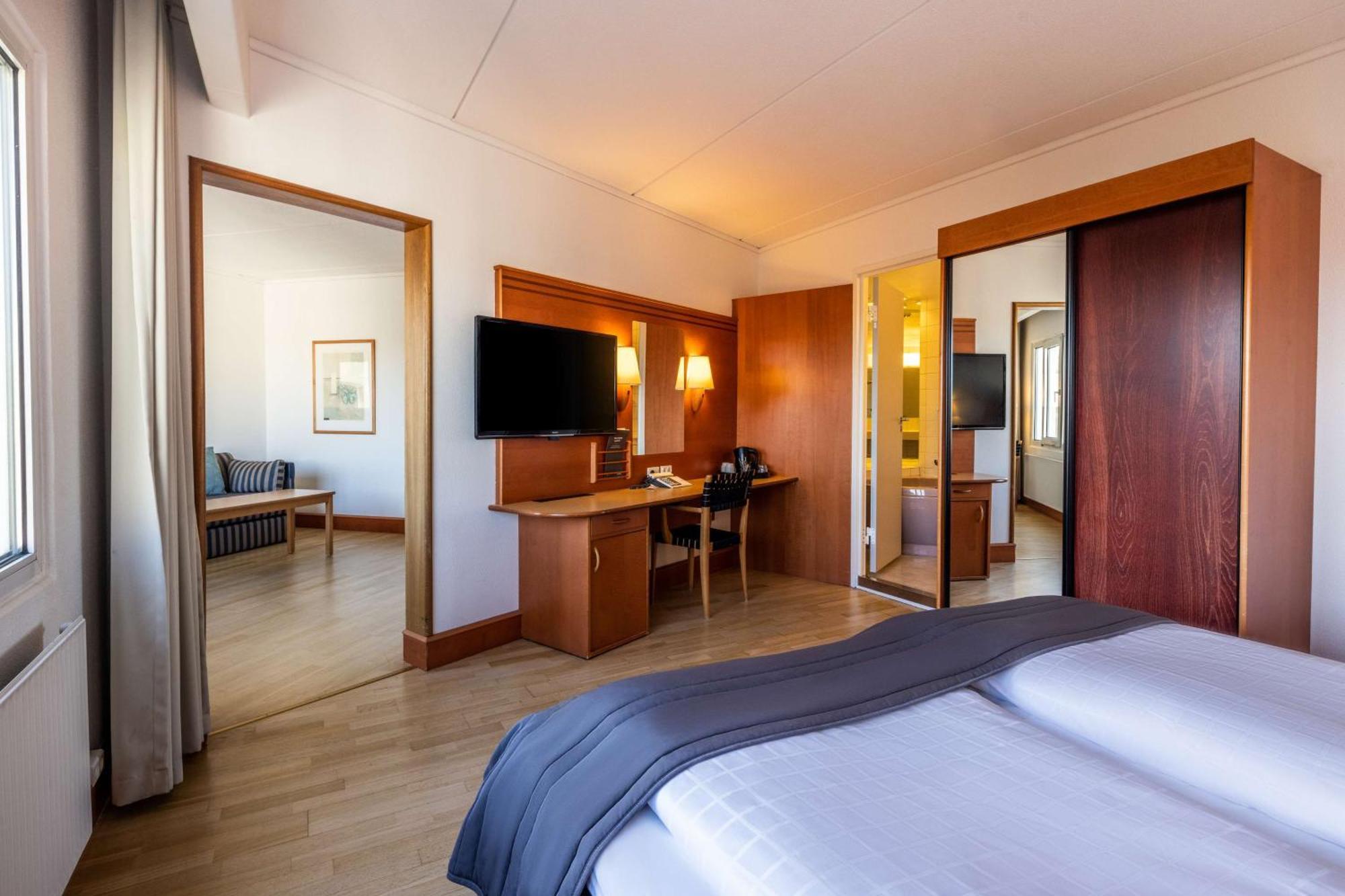 Scandic Vest Hotell 4*