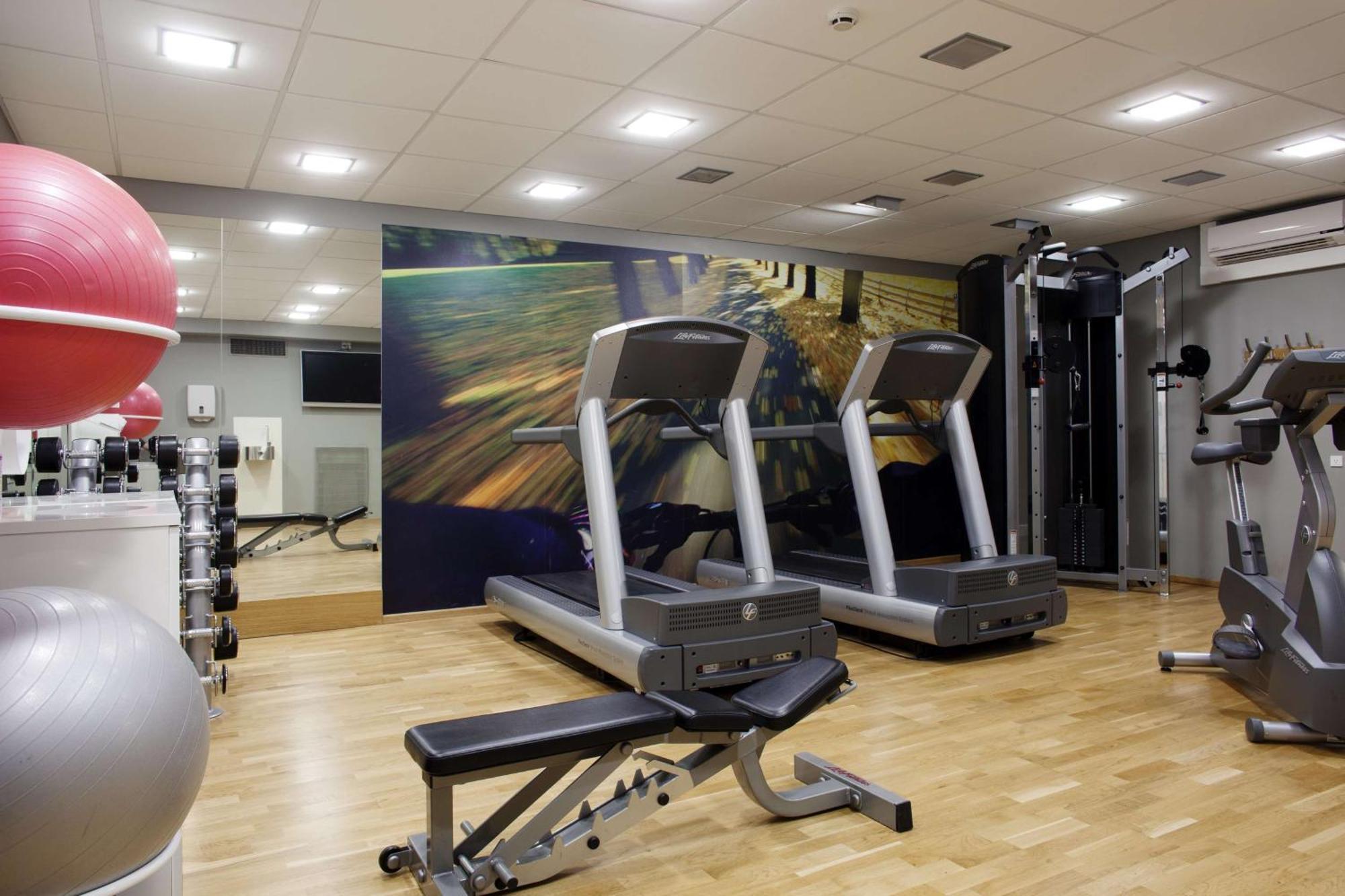 Hotell Scandic Vest 4*